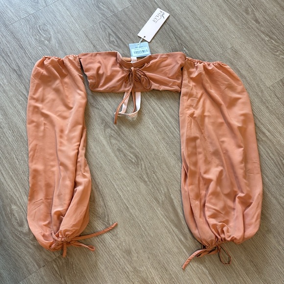 💜NWT💜 Oh Polly Off the Shoulder Bandeau Top - Picture 3 of 8